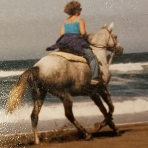 Meet your Posher, Adrienne